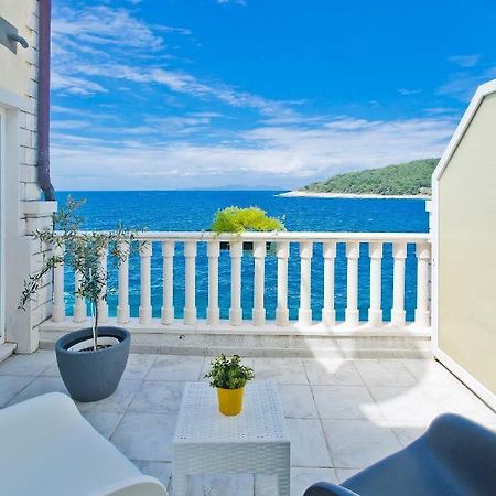 Luxury Bellavista Amazing Sea Holidays With Private Beach & Parking Milna  Exterior foto