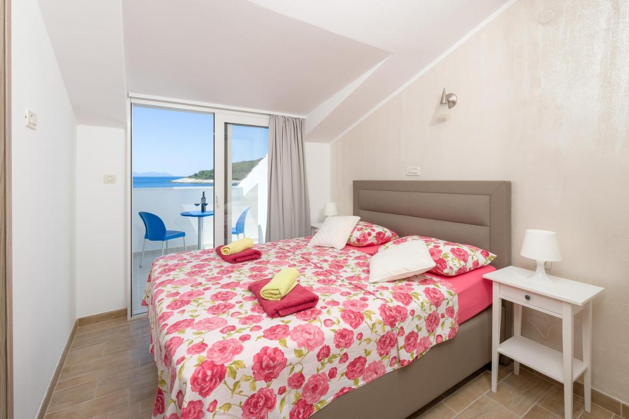 Luxury Bellavista Amazing Sea Holidays With Private Beach & Parking Milna  Exterior foto