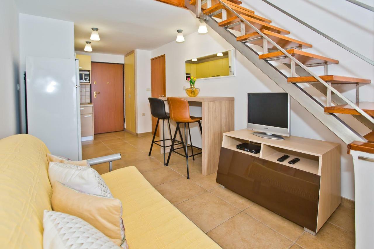 Luxury Bellavista Amazing Sea Holidays With Private Beach & Parking Milna  Exterior foto