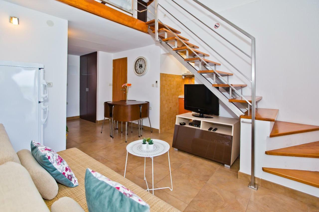 Luxury Bellavista Amazing Sea Holidays With Private Beach & Parking Milna  Exterior foto